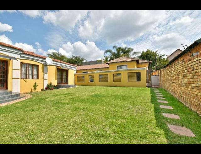 7 BEDROOM HOUSE FOR SALE IN LIEFDE EN VREDE